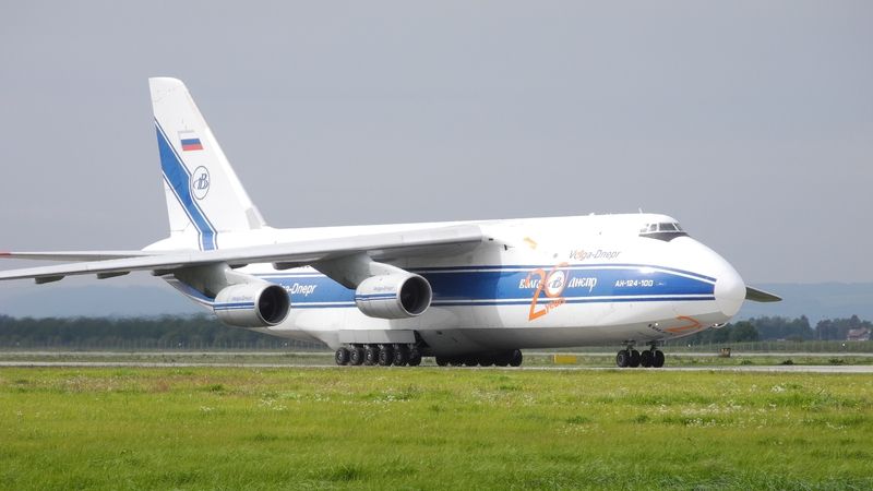 Kanada zadržela ruské firmě dopravní letadlo, předá ho Ukrajině